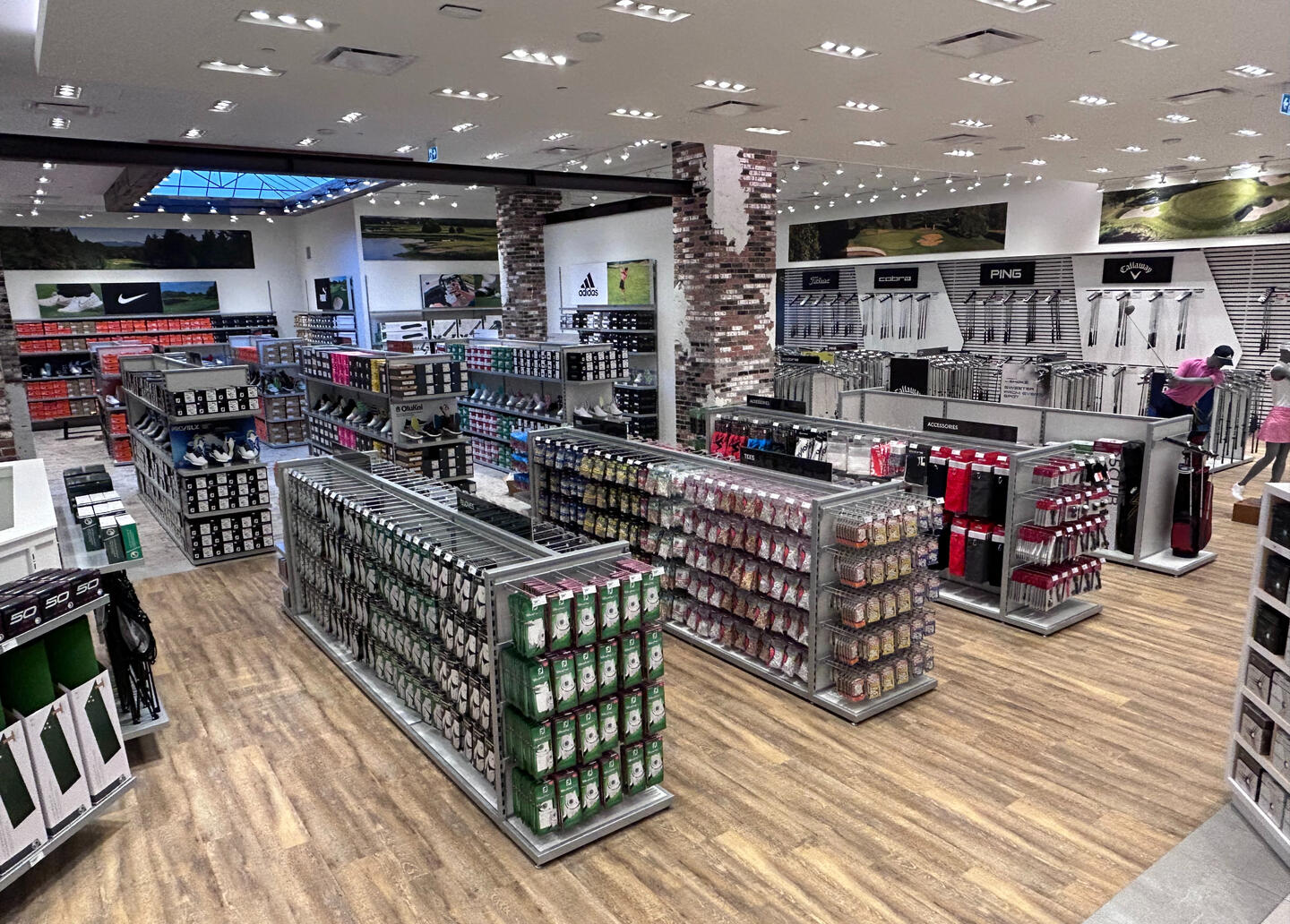 Golf Town Studio X, Custom Fitting Centre, Laeaside