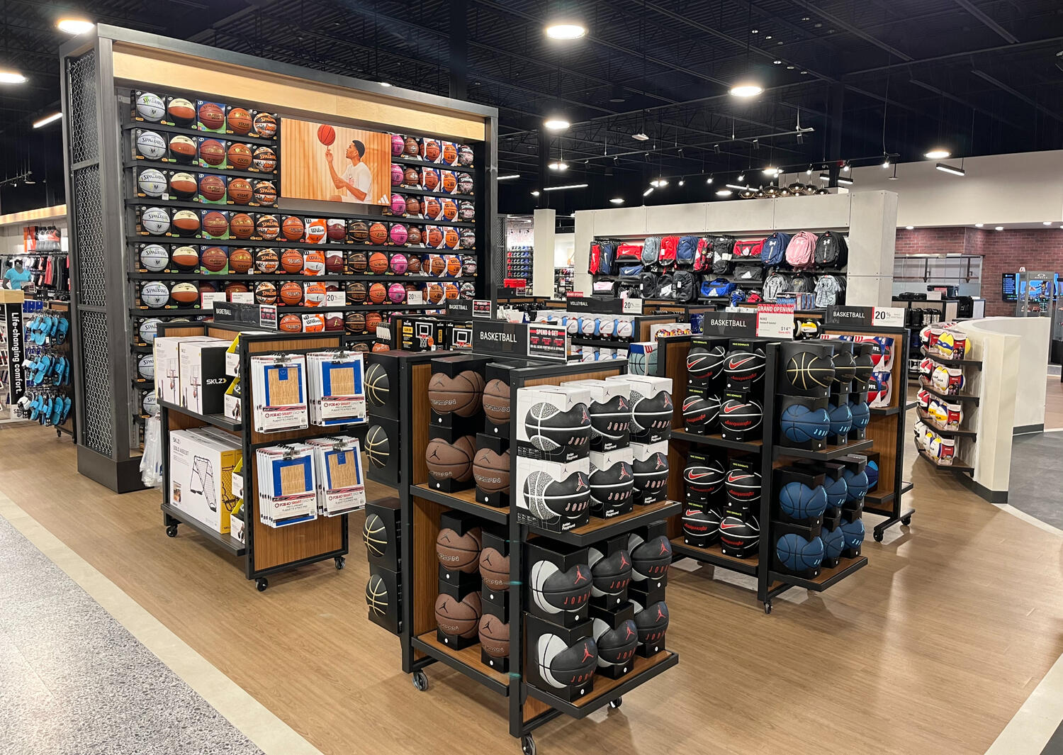 Team Town Heritage Gate, Basketball