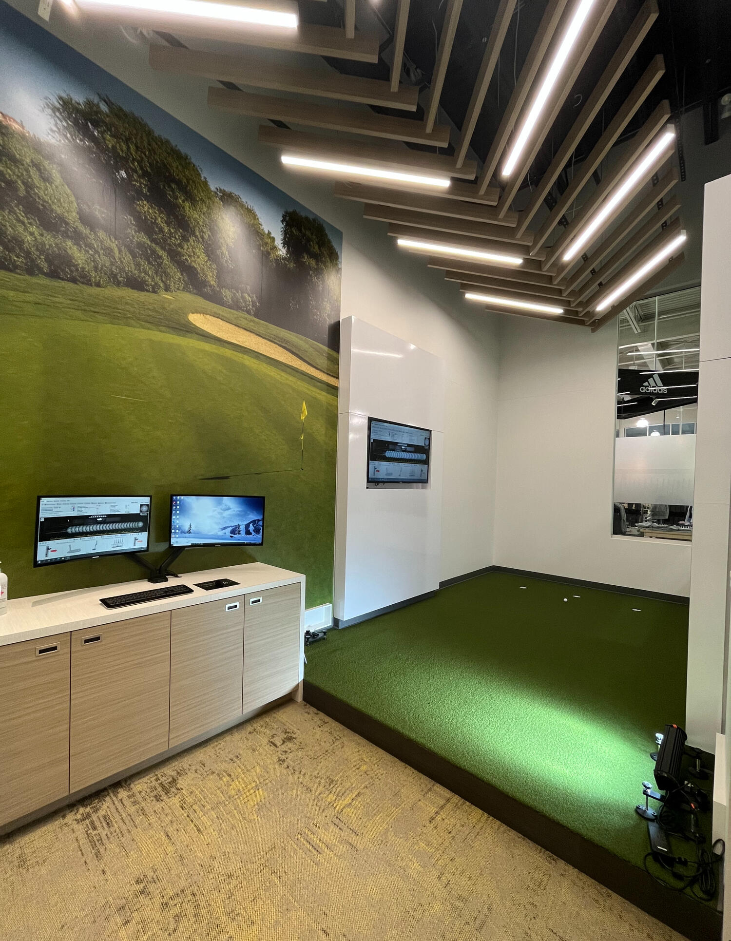 Golf Town Studio X, Custom Fitting Centre, Laeaside