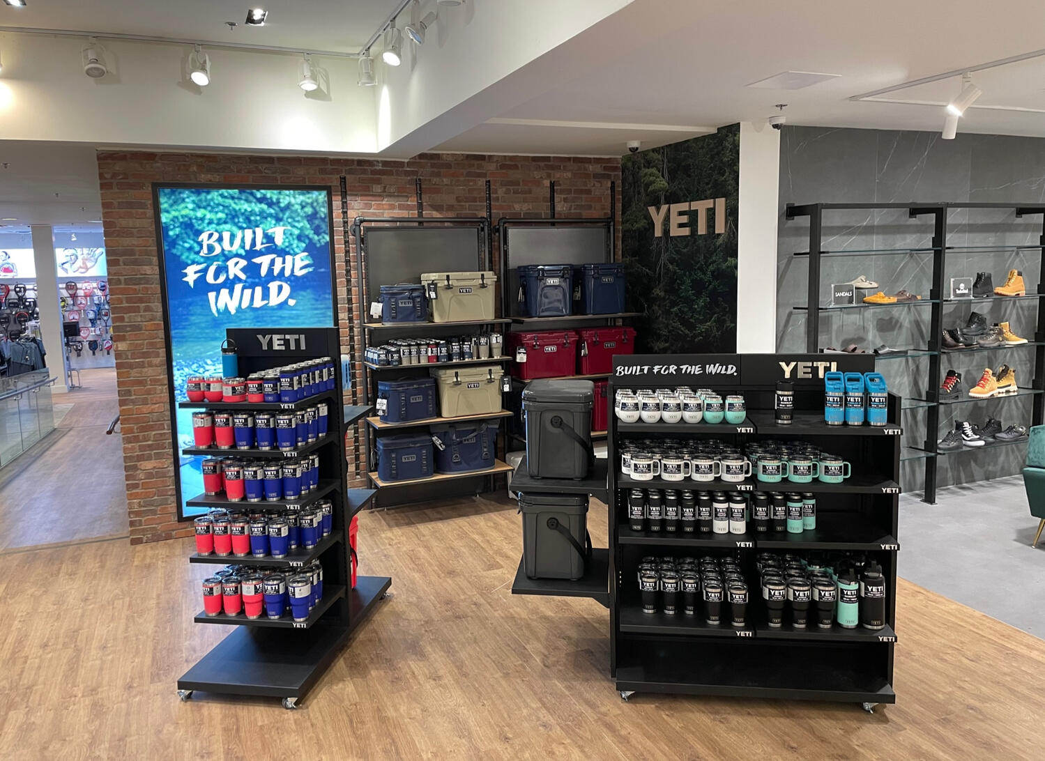 Golf Town Studio X, Custom Fitting Centre, Laeaside