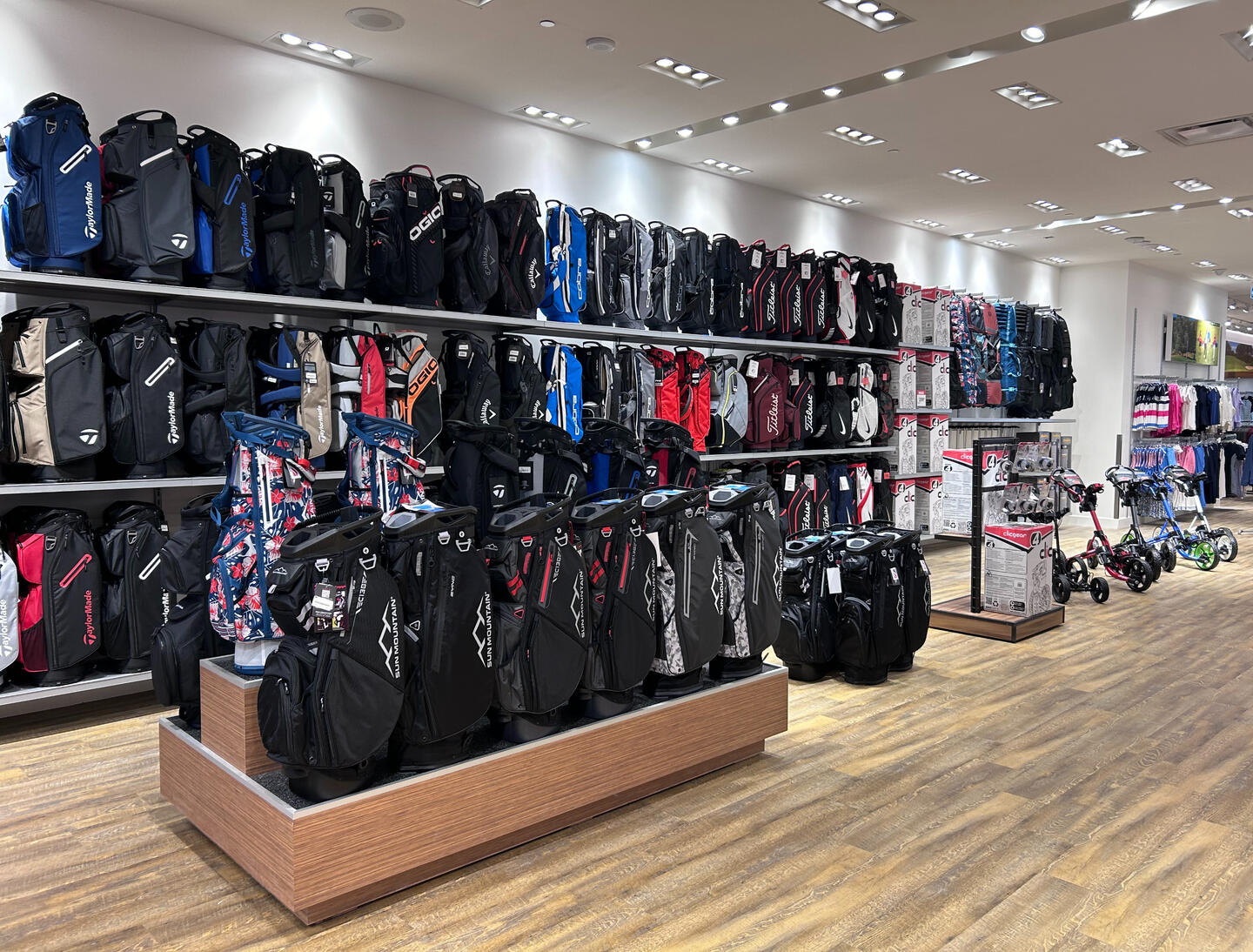 Golf Town Studio X, Custom Fitting Centre, Laeaside